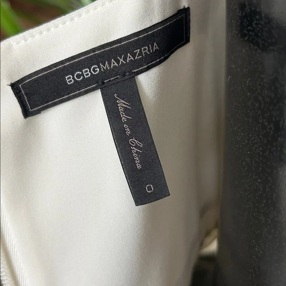 BCBG MAXAZRIA, sz 0, Ivory bridal/resort style of crêpe, lace and tulle. NWOT. - Picture 7 of 8